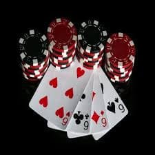 luck 888 ငွေသွင်း Bonus Cashback VIP ကစားသမား ဖုန်းဖြင့် ကစားနေသောဓာတ်ပုံ